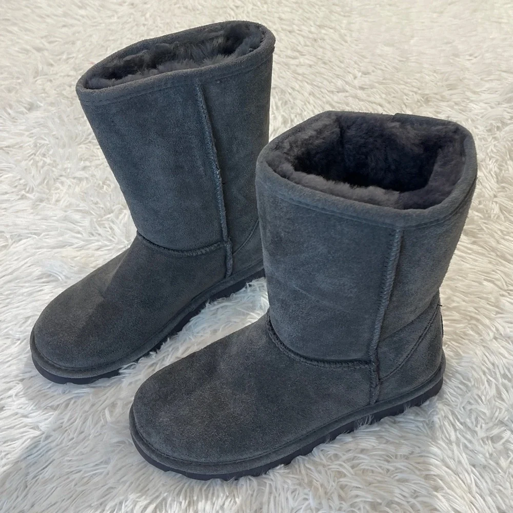 BearPaw Black Fuzzy Lined Boots WOMENS SIZE 6 LIKE NEW